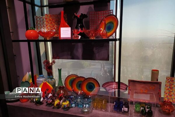 نمایشگاه صنایع‌دستی در برج میلاد تهران