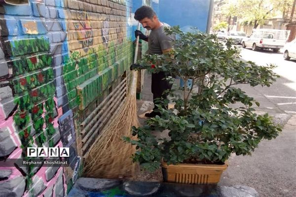نشاط و شادمانی کادر دبستان فرهنگ دختران جهت استقبال از دانش‌آموزان