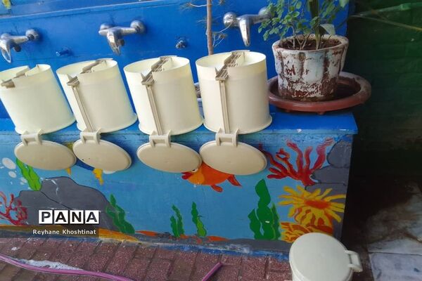 نشاط و شادمانی کادر دبستان فرهنگ دختران جهت استقبال از دانش‌آموزان
