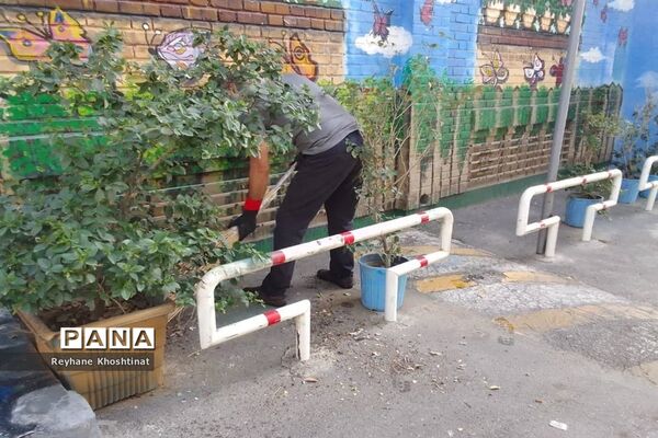 نشاط و شادمانی کادر دبستان فرهنگ دختران جهت استقبال از دانش‌آموزان