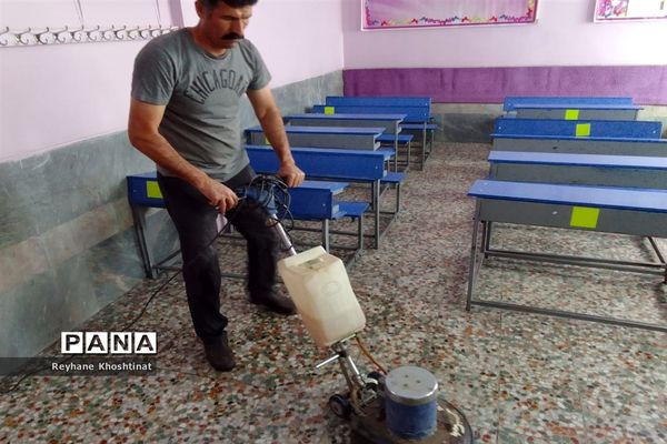 نشاط و شادمانی کادر دبستان فرهنگ دختران جهت استقبال از دانش‌آموزان