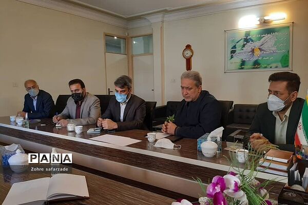 بازدید سرپرست اداره‌کل آموزش و پرورش شهرستان‌های تهران از رودهن