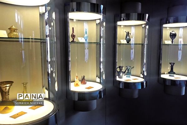 موزه آبگینه و سفالینه‌های ایران، موزه گردی متفاوت در تهران