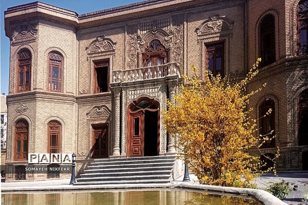موزه آبگینه و سفالینه‌های ایران، موزه گردی متفاوت در تهران
