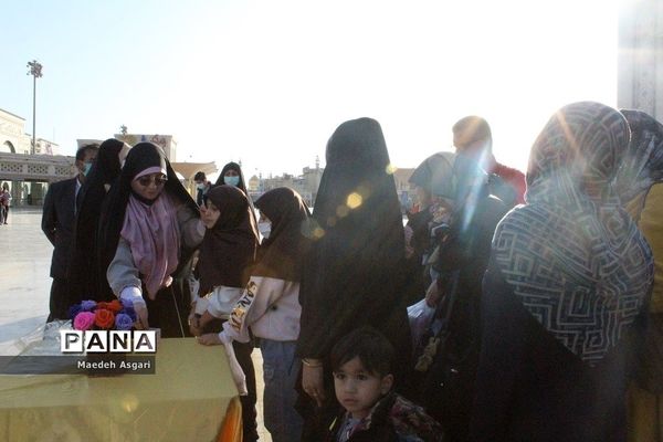 کافه گفتگوی «دختران آفتاب» در قم