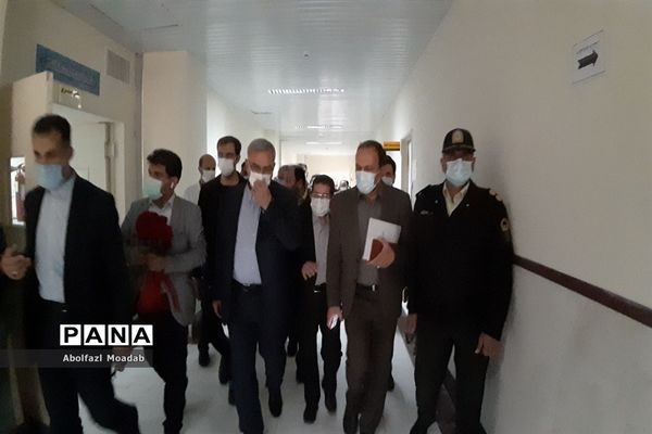 بازدید وزیر بهداشت از بیمارستان خاتم الانبیا خلیل‌آباد