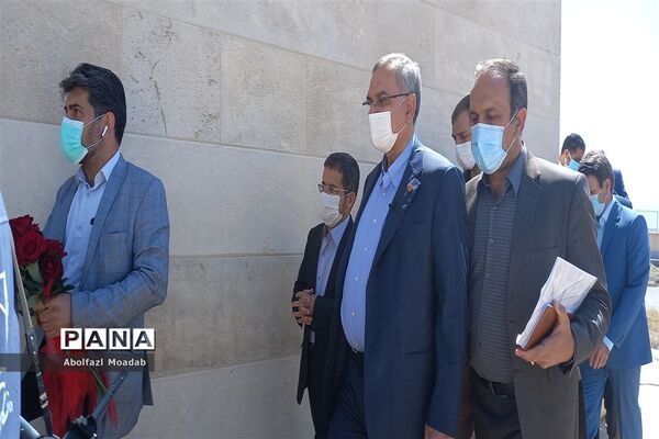 بازدید وزیر بهداشت از بیمارستان خاتم الانبیا خلیل‌آباد