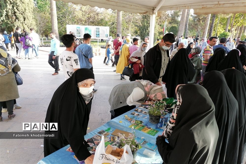 ایجاد ایستگاه‌های تذکر لسانی در اماکن توریستی شیراز