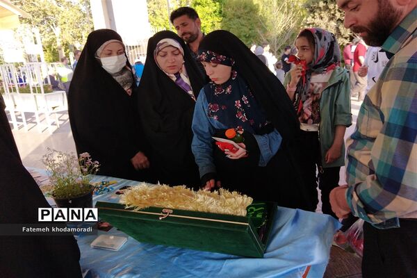 ایجاد ایستگاه‌های تذکر لسانی در اماکن توریستی شیراز