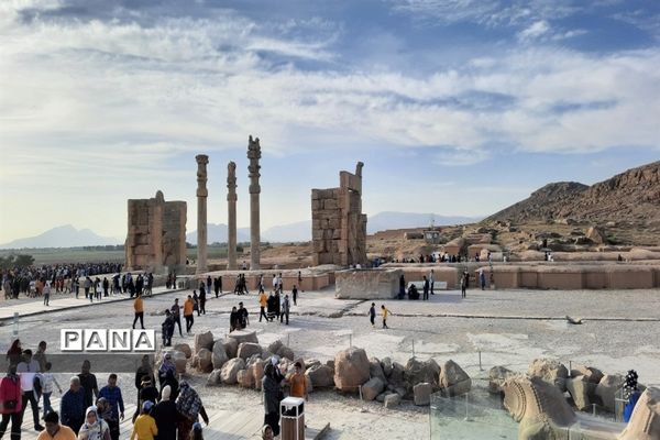 گردشگری در تخت جمشید