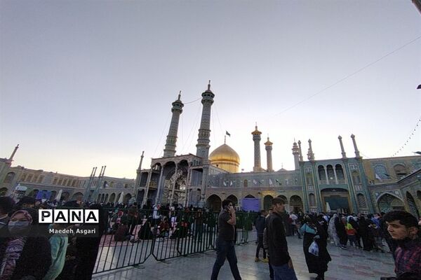 انس دلدادگان با حرم حضرت معصومه (س) و مسجد جمکران