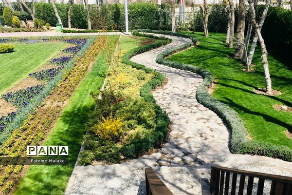 باغ گل‌های کرج