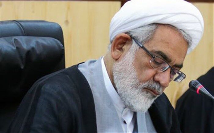 برخورد قانونی با روزه خواران در انظار عمومی