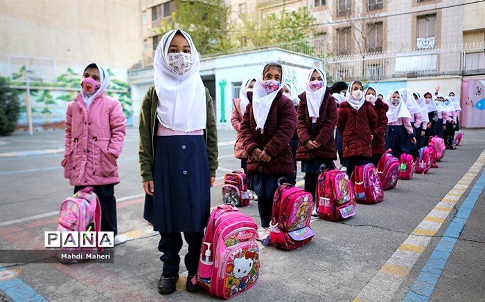 درهای مدارس به روی دانش‌آموزان باز شد