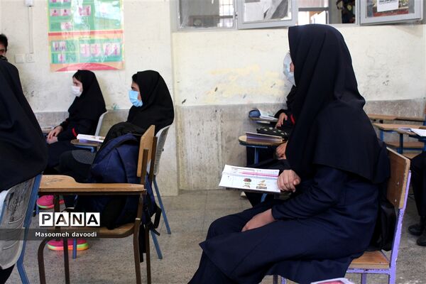 بازدید مدیر کل آموزش پرورش استان فارس از بازگشایی حضوری مدارس