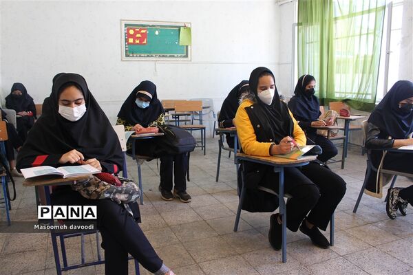 بازدید مدیر کل آموزش پرورش استان فارس از بازگشایی حضوری مدارس