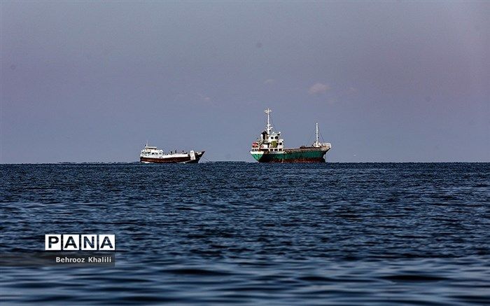 پهلوگیری یک کشتی حامل ۱۰۰ هزار تن گندم در بندر امام (ره)