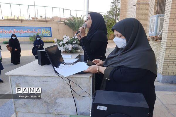 استقبال دانش‌آموزان دبیرستان سروش از بازگشایی حضوری مدارس