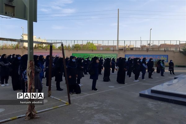 استقبال دانش‌آموزان دبیرستان سروش از بازگشایی حضوری مدارس