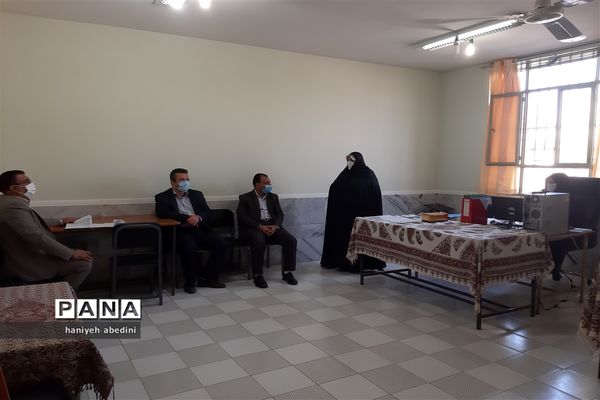استقبال دانش‌آموزان دبیرستان سروش از بازگشایی حضوری مدارس