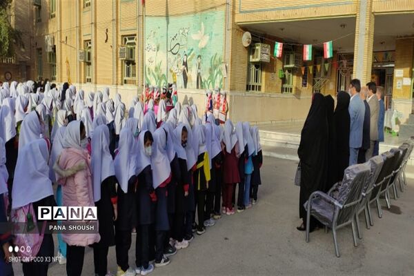 نواختن زنگ نمادین بازگشایی حضوری مدارس در شوش