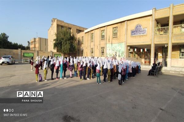 نواختن زنگ نمادین بازگشایی حضوری مدارس در شوش