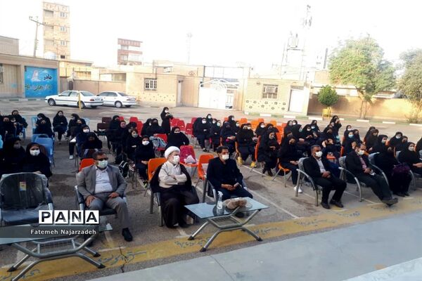 نواختن زنگ بازگشایی حضوری  مدارس در شوشتر