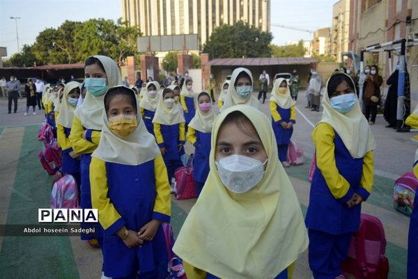 بازگشت به آموزش حضوری در دبستان شهید باهنر دوره اول و دوم شهرستان بوشهر
