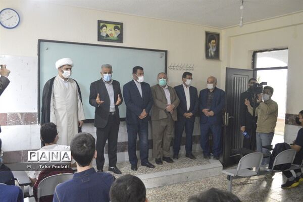 بازگشت به آموزش حضوری در دبیرستان شهید مصطفی خمینی بوشهر