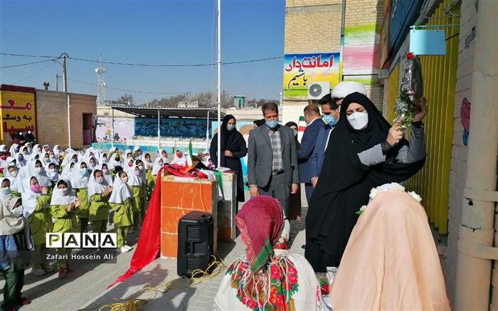نواختن زنگ بازگشایی مدارس و افتتاح حیاط پویا در شیروان
