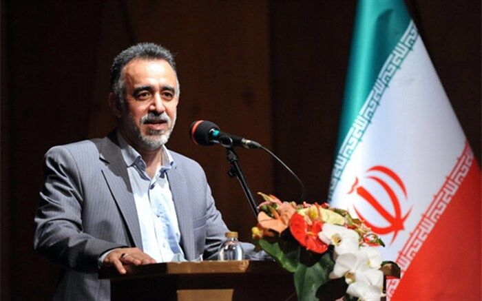 باید به قدرت مهم و سازنده «هنر» توجه شود