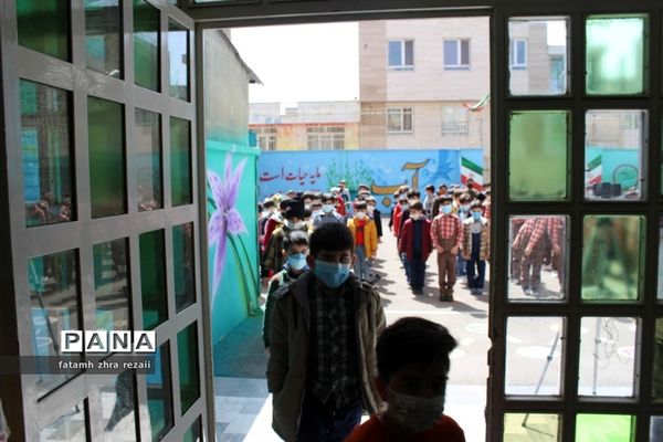 شور و شوق دانش آموزان دراولین روز حضوری شدن مدارس