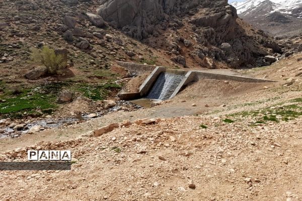 شهر «دستنا» در شروع بهار