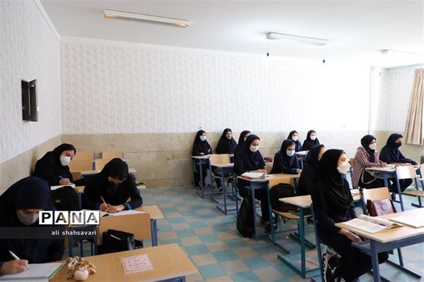 شور و شوق دانش‌آموزان کرمانشاهی در اولین روز آموزش حضوری