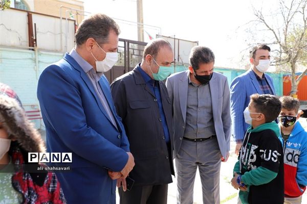 شور و شوق دانش‌آموزان کرمانشاهی در اولین روز آموزش حضوری