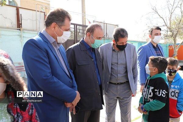 شور و شوق دانش‌آموزان کرمانشاهی در اولین روز آموزش حضوری