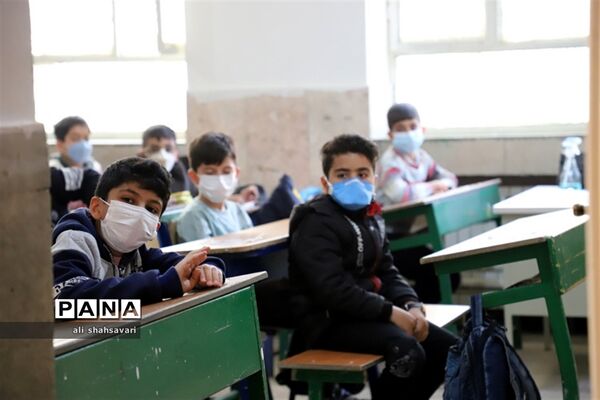 شور و شوق دانش‌آموزان کرمانشاهی در اولین روز آموزش حضوری