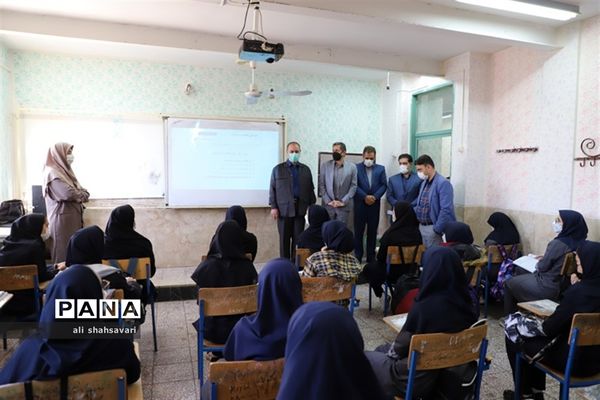 شور و شوق دانش‌آموزان کرمانشاهی در اولین روز آموزش حضوری