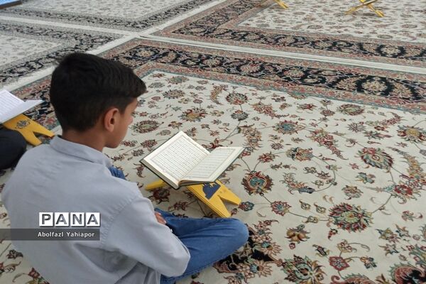 تلاوت ترتیل قرآن کریم در زیارتگاه شهیدمدرس(ره) کاشمر به مناسبت ماه مبارک رمضان
