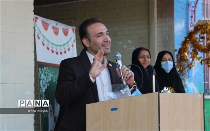 بازگشایی حضوری مدارس، فرصتی باارزش برای دانش‌آموزان است