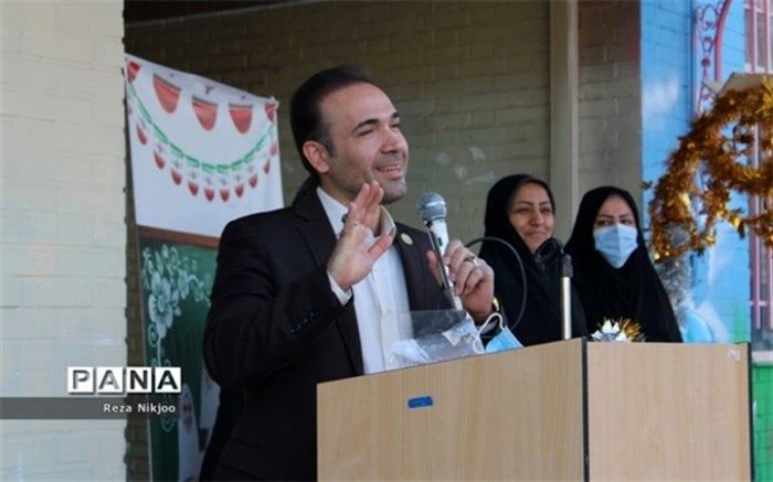 بازگشایی حضوری مدارس، فرصتی باارزش برای دانش‌آموزان است