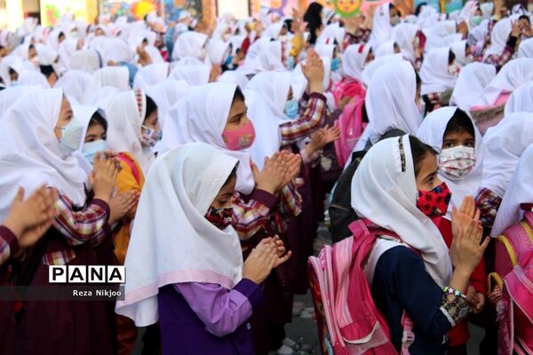 استقبال بی‌نظیر دانش‌آموزان بهارستانی از بازگشایی حضوری مدارس