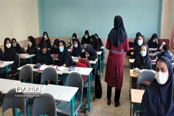 حضور دانش‌آموزان در مدرسه همراه با شور و نشاط اول مهر