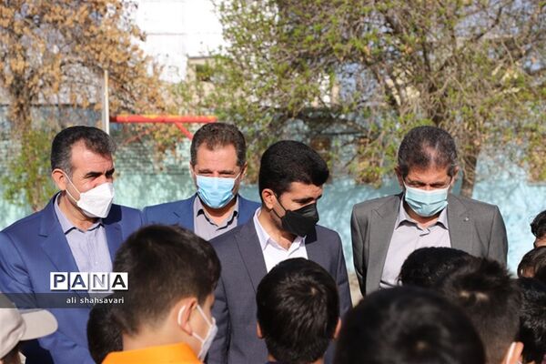 بازدید معاون تربیت‌بدنی و سلامت وزارت آموزش و پرورش از روند آموزش حضوری در استان کرمانشاه