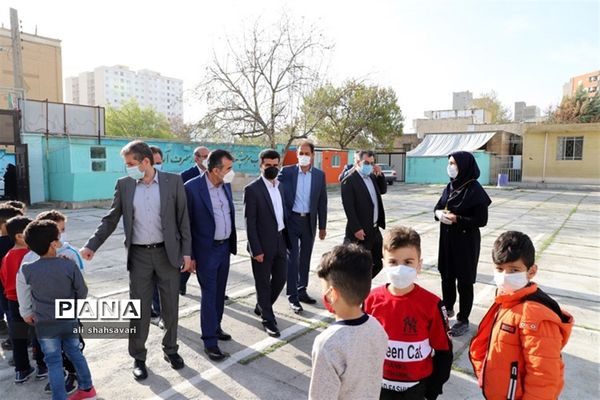 بازدید معاون تربیت‌بدنی و سلامت وزارت آموزش و پرورش از روند آموزش حضوری در استان کرمانشاه