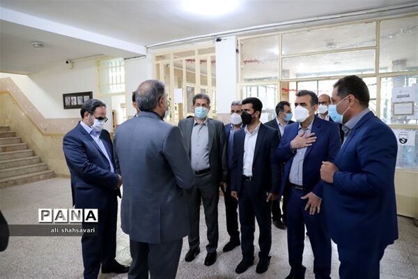 بازدید معاون تربیت‌بدنی و سلامت وزارت آموزش و پرورش از روند آموزش حضوری در استان کرمانشاه