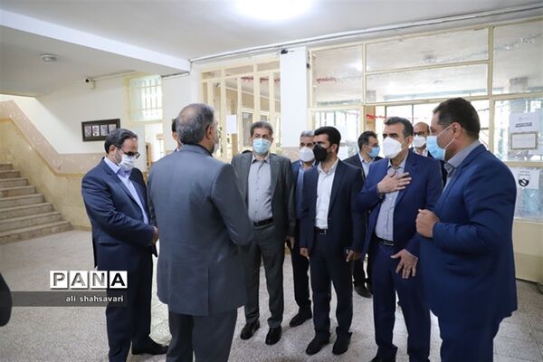 بازدید معاون تربیت‌بدنی و سلامت وزارت آموزش و پرورش از روند آموزش حضوری در استان کرمانشاه