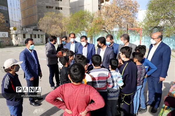 بازدید معاون تربیت‌بدنی و سلامت وزارت آموزش و پرورش از روند آموزش حضوری در استان کرمانشاه