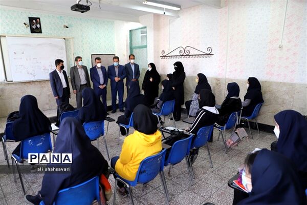 بازدید معاون تربیت‌بدنی و سلامت وزارت آموزش و پرورش از روند آموزش حضوری در استان کرمانشاه
