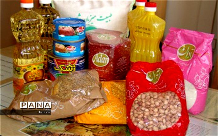 توزیع ۳۰ بسته معیشتی میان خانواده‌های بی‌بضاعت در منطقه ۱۴